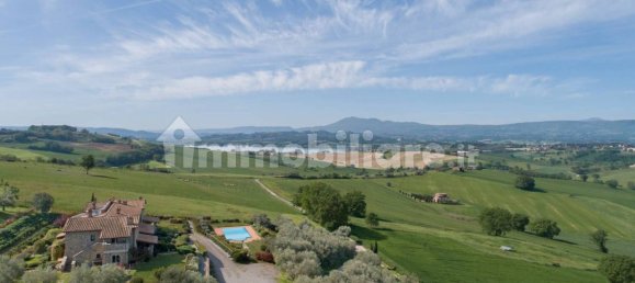 3 Schlafzimmer Wohnung in Castiglione del Lago, Italy, Nr. 178985 2