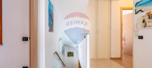 5 rooms House in Capoterra, Italy No. 36734 10