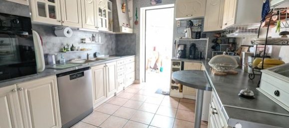 3 bedrooms House in Saint-Pierre-les-Elbeuf, France No. 355182 6