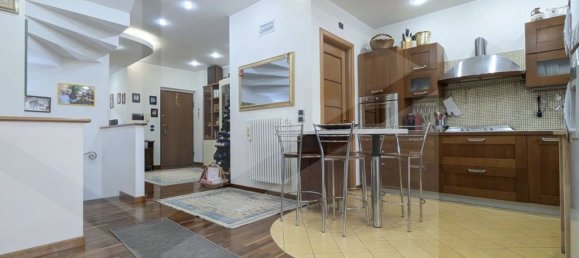 6 rooms House in Vasto, Italy No. 20403 6