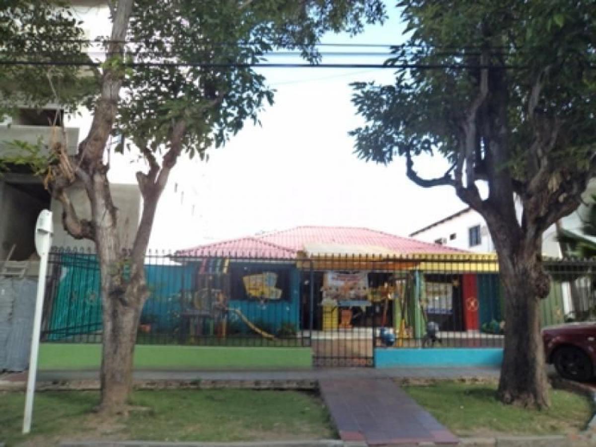 4 bedrooms House in Atlantico, Colombia No. 4082