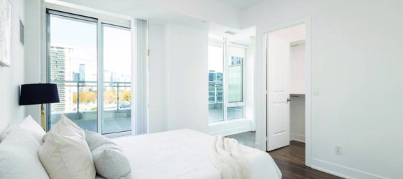 3 bedrooms Condo in Toronto, Canada No. 660 12