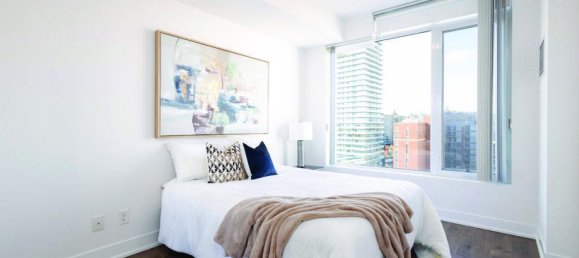 3 bedrooms Condo in Toronto, Canada No. 660 6