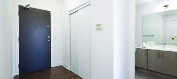 3 bedrooms Condo in Toronto, Canada No. 660 3