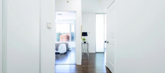 3 bedrooms Condo in Toronto, Canada No. 660 4