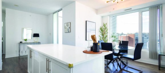 3 bedrooms Condo in Toronto, Canada No. 660 10