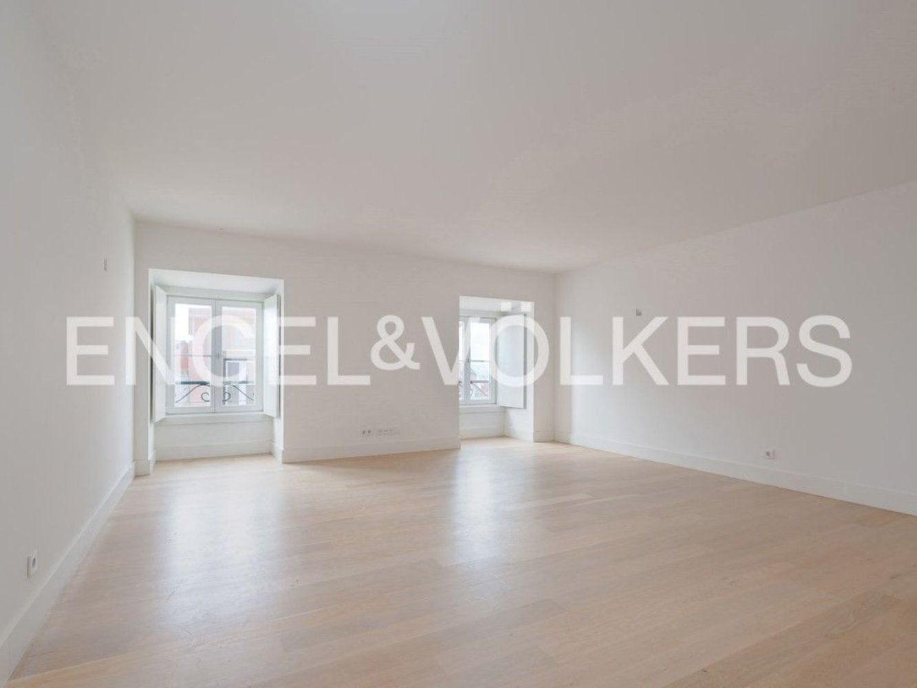 2 bedrooms Apartment in Lisbon, Portugal No. 12741