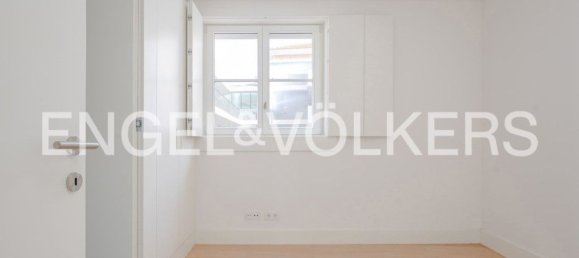 2 bedrooms Apartment in Lisbon, Portugal No. 12741 11
