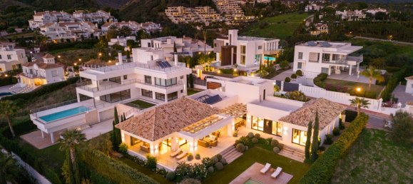 5 bedrooms Villa in Nueva Andalucia, Spain No. 5408 4