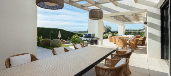 5 bedrooms Villa in Nueva Andalucia, Spain No. 5408 9