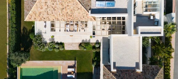 5 bedrooms Villa in Nueva Andalucia, Spain No. 5408 3