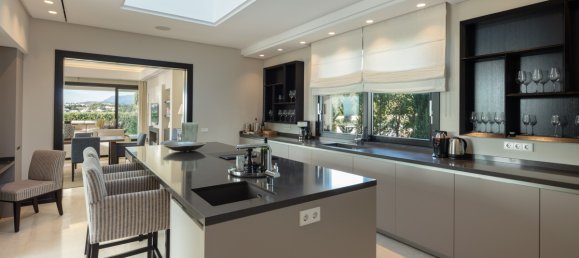 5 bedrooms Villa in Nueva Andalucia, Spain No. 5408 20