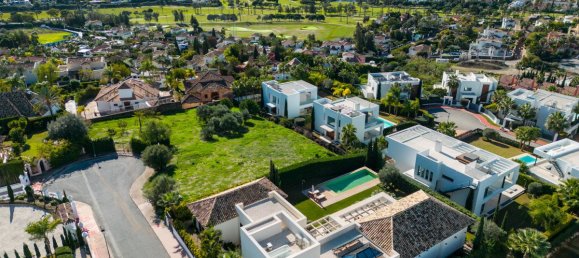 5 bedrooms Villa in Nueva Andalucia, Spain No. 5408 25