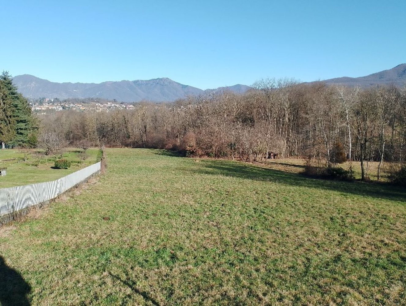 4870m² Land in Varese, Italy No. 88108