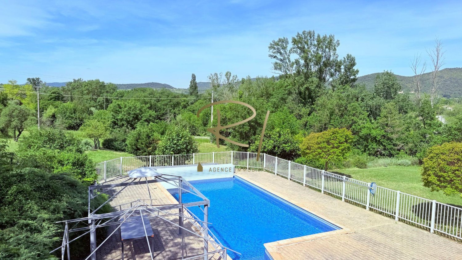 6 Schlafzimmer Villa in Saint-Sauveur-de-Cruzieres, France, Nr. 302802