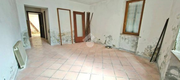 3 bedrooms House in Alessandria, Italy No. 225716 4