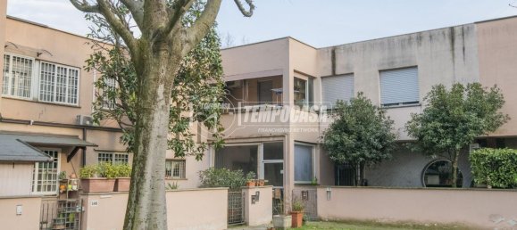 4 rooms House in Modena, Italy No. 40452 8