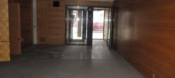 112m² Commercial property in Pacos de Ferreira, Portugal No. 71538 3