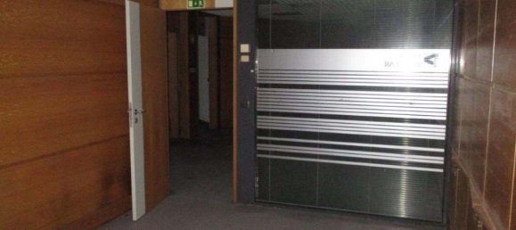 112m² Commercial property in Pacos de Ferreira, Portugal No. 71538 6