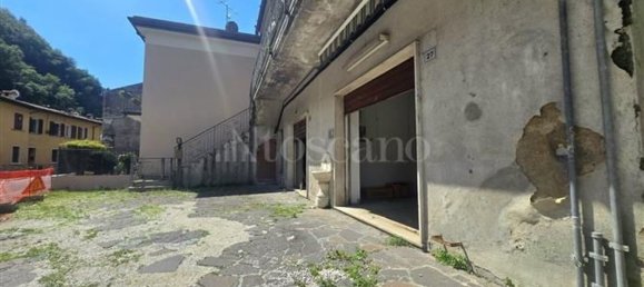 4 rooms House in Sarezzo, Italy No. 307620 6