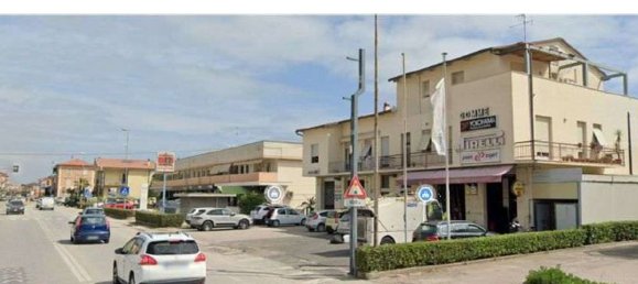 4 rooms Apartment in Porto San Giorgio, Italy No. 93322 6