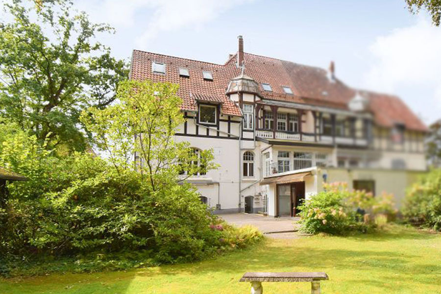 Adosado de 8 habitaciónes en Celle, Germany No. 132954