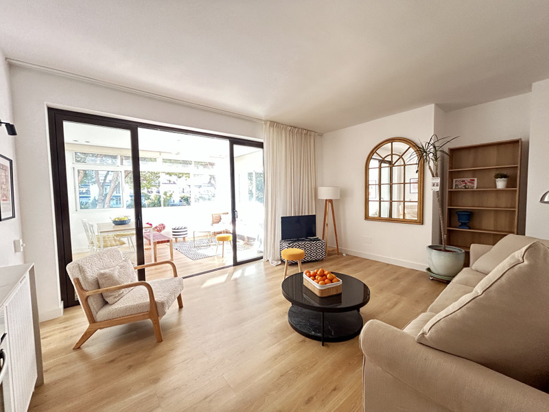 Apartamento de 2 dormitorios en Marbella, Spain No. 56479