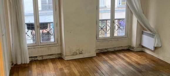 Studio in Paris, France, Nr. 280114 2