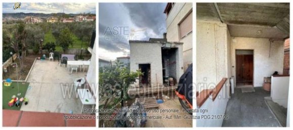 5 rooms Apartment in Città Sant'Angelo, Italy No. 268968 16