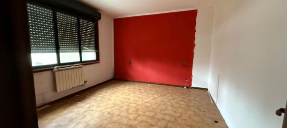4-Zimmer Wohnung in Legnano, Italy, Nr. 14273 3