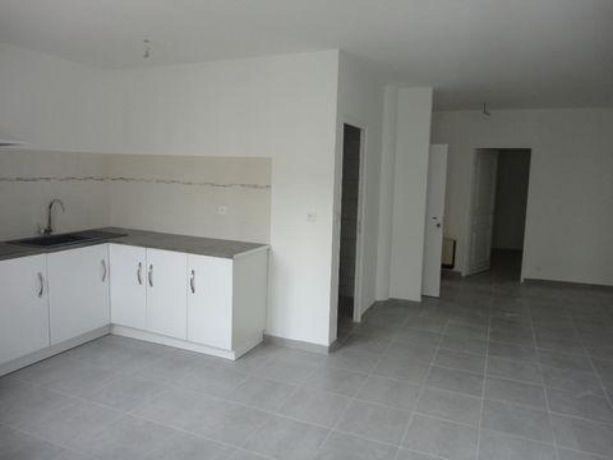 3 bedrooms Condo in Marignane, France No. 13054