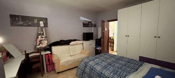 Apartamento de 7 habitaciónes en Pomezia, Italy No. 12621 10