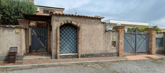 Apartamento de 7 habitaciónes en Pomezia, Italy No. 12621 2