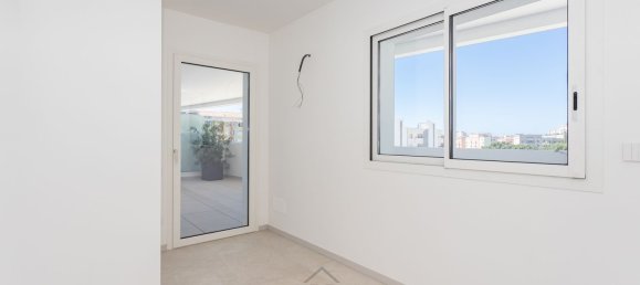 4 chambres Appartement à Cagliari, Italy No. 325959 8