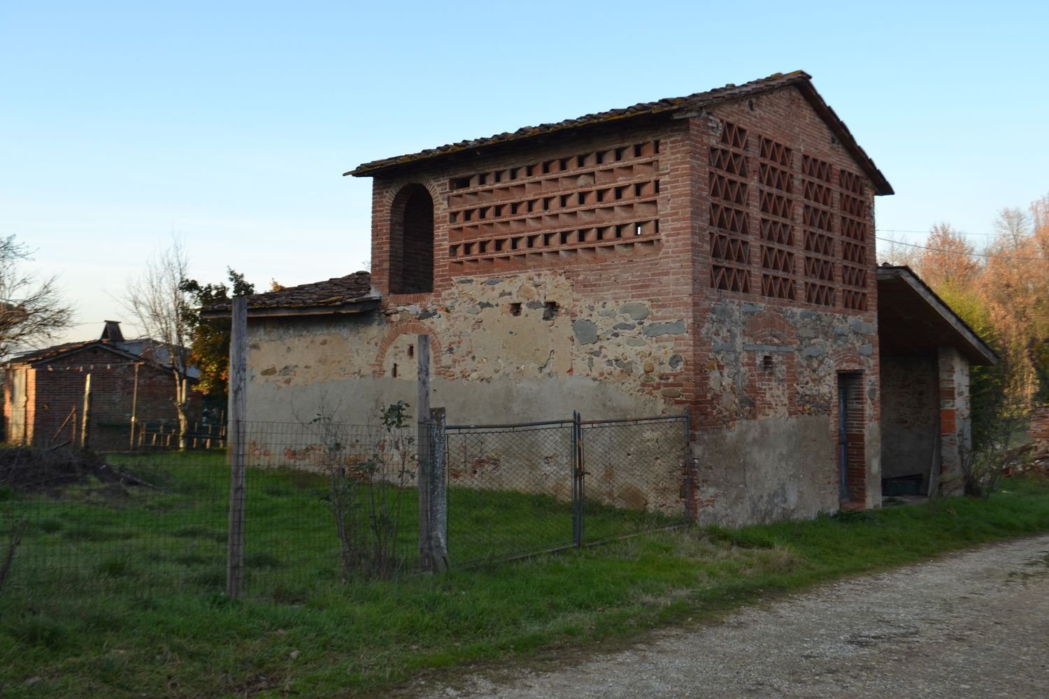 6غرفة منزل في Castelfranco di Sotto, Italy رقم 256060