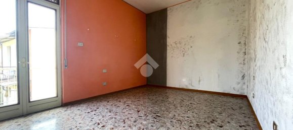3 rooms House in Cremona, Italy No. 125800 10