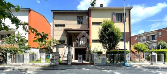 3 rooms House in Cremona, Italy No. 125800 14