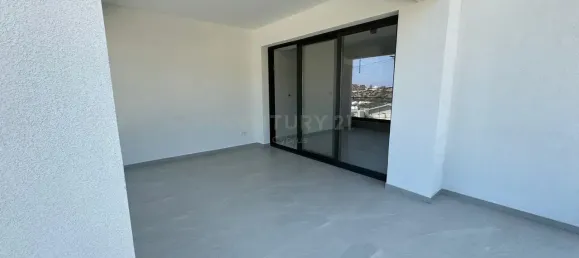 2 bedrooms Apartment in Germasogeia, Cyprus No. 5443 2