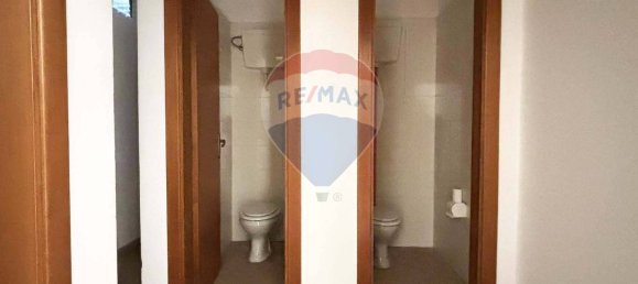 346m² Commercial property in Petralia Sottana, Italy No. 79080 15