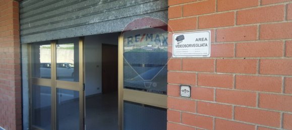 346m² Commercial property in Petralia Sottana, Italy No. 79080 21
