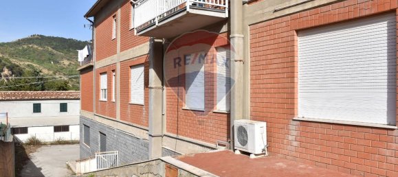 346m² Commercial property in Petralia Sottana, Italy No. 79080 27