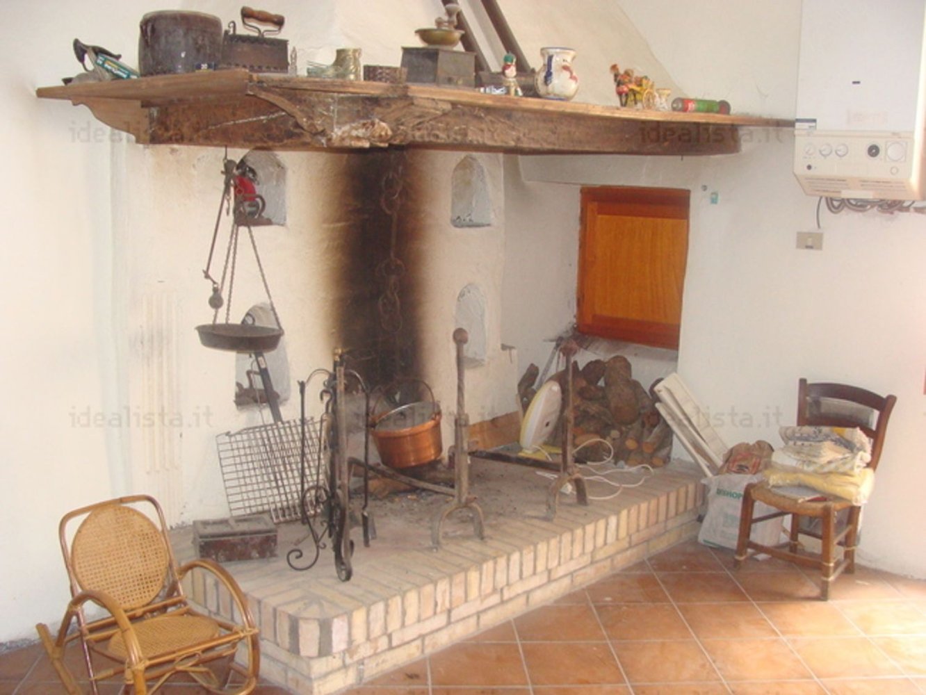 3غرفة شقة في Popoli, Italy رقم 256878