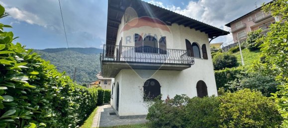 3 bedrooms Villa in Cannobio, Italy No. 270519 4