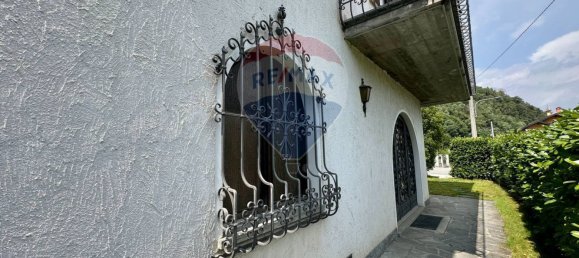 3 bedrooms Villa in Cannobio, Italy No. 270519 20