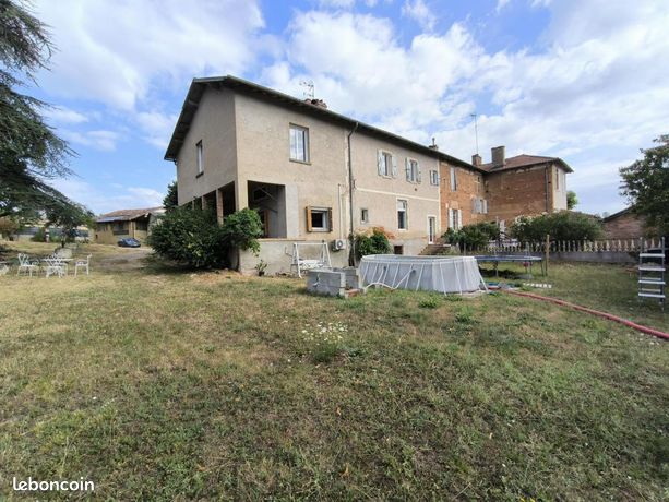 4 bedrooms House in L'Isle-Jourdain, France No. 300236