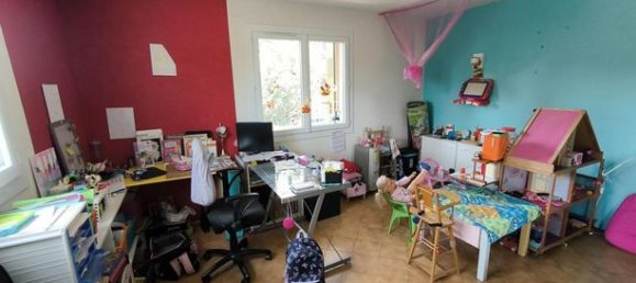 4 bedrooms House in L'Isle-Jourdain, France No. 300236 11