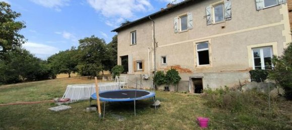 4 bedrooms House in L'Isle-Jourdain, France No. 300236 2