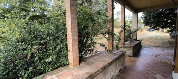 4 bedrooms House in L'Isle-Jourdain, France No. 300236 4