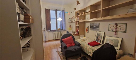 4 Schlafzimmer Wohnung in Siena, Italy, Nr. 176328 8