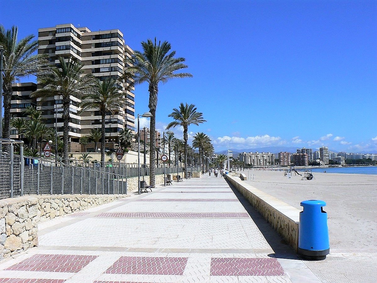 Apartamento de 2 dormitorios en El Campello, Spain No. 4517